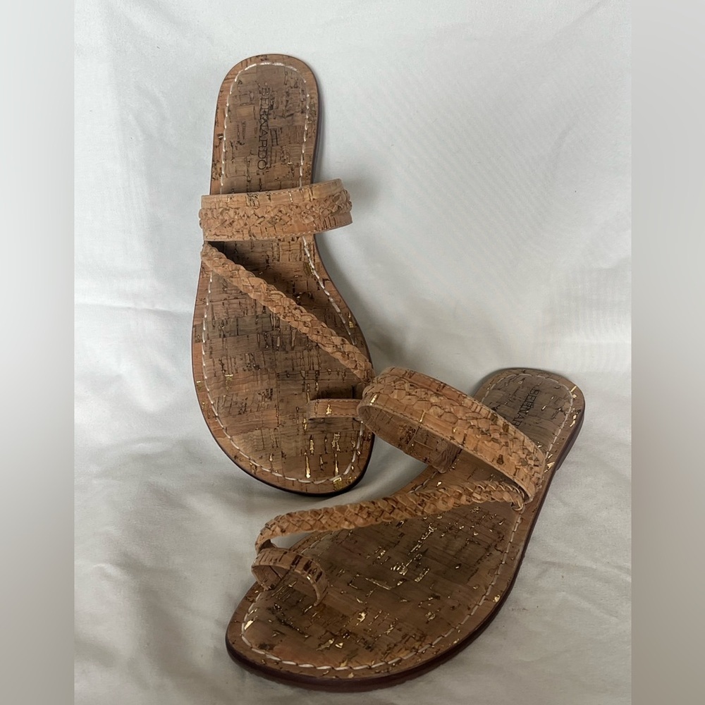 BERNARDO Leia Cork Thong Sandals